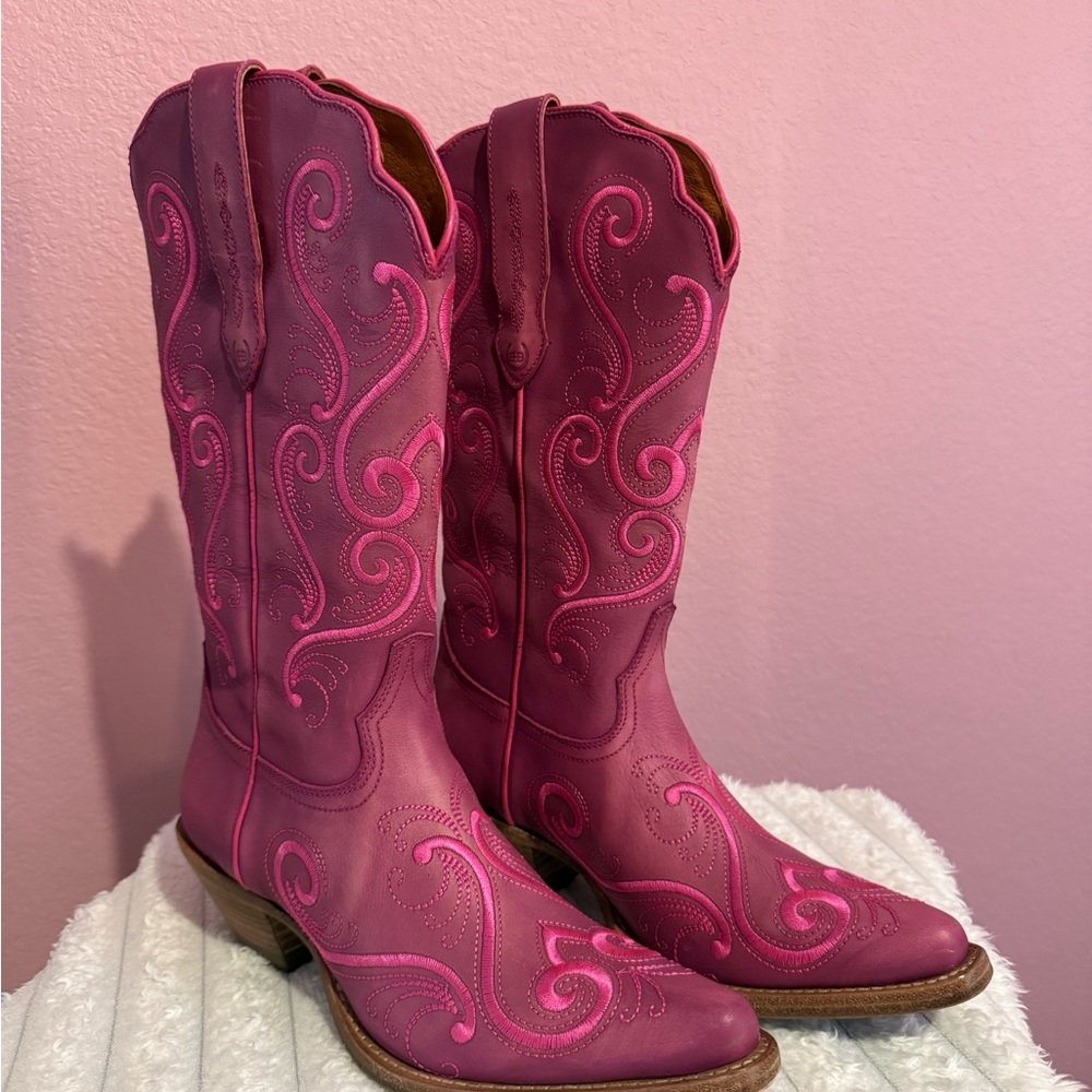 Fuchsia Embroidered Women's Heeled Boots